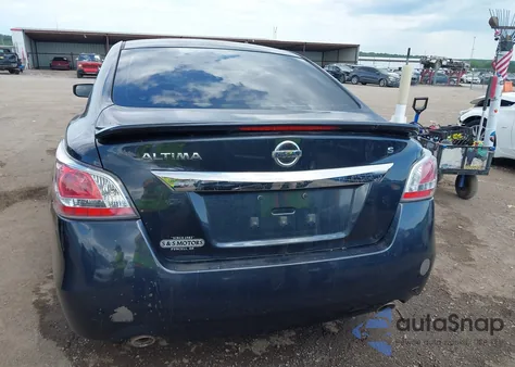 2015 Nissan Altima 2.5 S из США, поврежденный, VIN 1N4AL3AP2FN376922